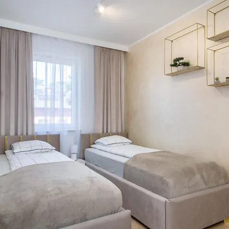 Park Ii Blisko Morza Piamola, Bezplatne Solarium 斯蒂格纳