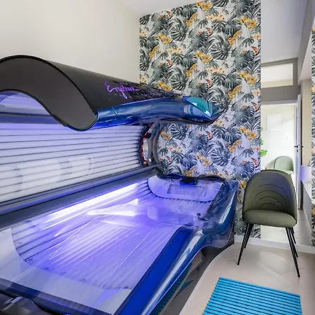 Park Ii Blisko Morza Piamola, Bezplatne Solarium 斯蒂格纳